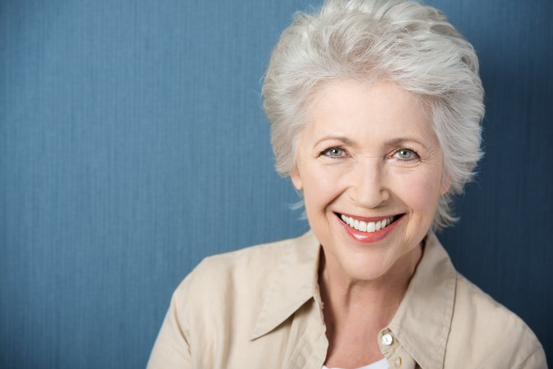 Glow Dental receptionist scheduling an appointment for a patient